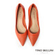 TINO BELLINI 貝里尼 巴西進口 鉚釘造型 尖頭 低跟鞋 FWCV043-Q(橘色)