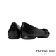 TINO BELLINI 貝里尼 巴西進口 經典復古金屬方扣尖頭平底鞋FWBV042-1(黑色)