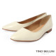 TINO BELLINI 貝里尼 義大利進口素面尖頭平底鞋FSBT012A-0(白色）