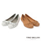 TINO BELLINI 貝里尼 巴西進口刻花優雅小花平底鞋FSBV025-0(白色)