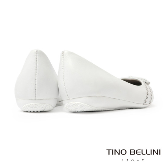 TINO BELLINI 貝里尼 巴西進口刻花優雅小花平底鞋FSBV025-0(白色)