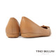 TINO BELLINI 貝里尼 巴西進口刻花優雅小花平底鞋FSBV025-9(駝色)
