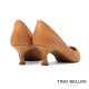 TINO BELLINI 貝里尼 巴西進口個性鉚釘跟鞋FSCT017-9(駝色)