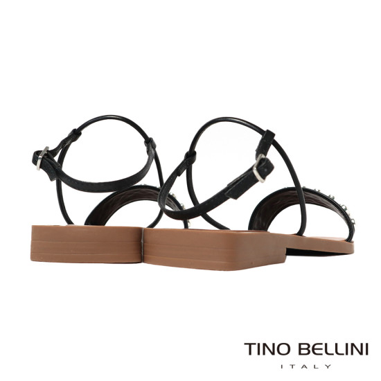  TINO BELLINI 貝里尼 巴西進口波希米亞風鉚釘造型一字帶平底涼鞋FSJT022-1(黑色)